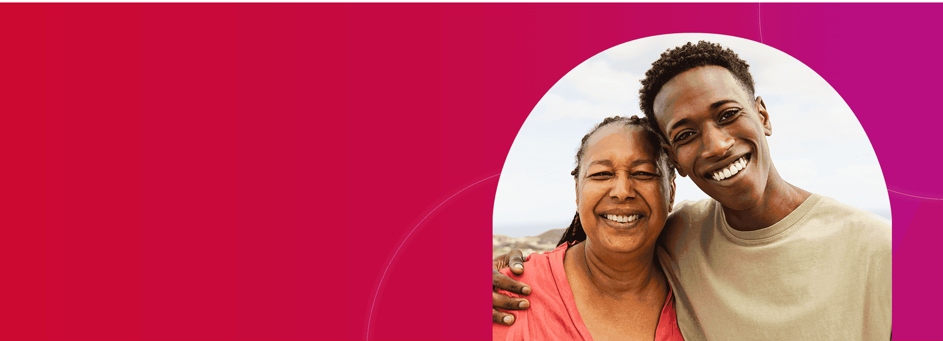 Casal sorrindo representando longevidade